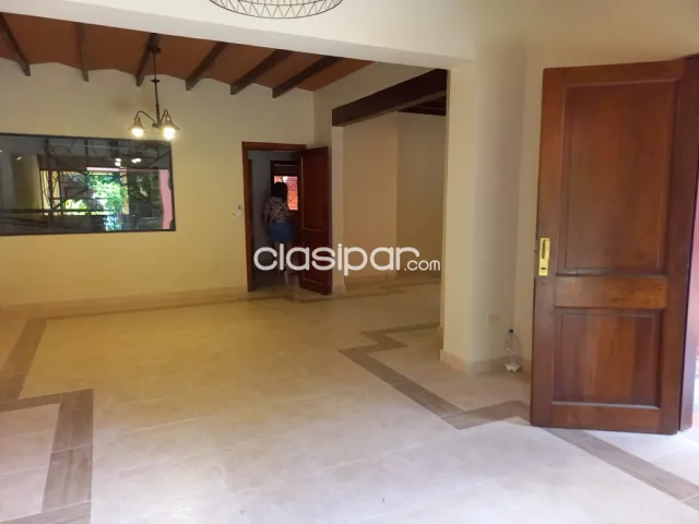 Villa Morra: En pb, impecable residencia, 3 dormit, escritorio, jardín, 7.000.000 gs — foto 4