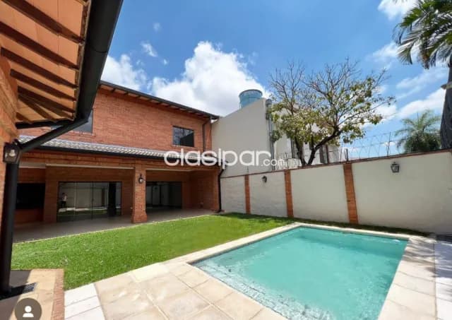 Hermosa Residencia de 4 dormitorios en Barrio Mburucuya, foto 2