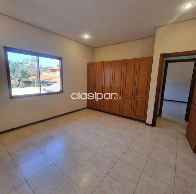 Hermosa Residencia de 4 dormitorios en Barrio Mburucuya, foto 4