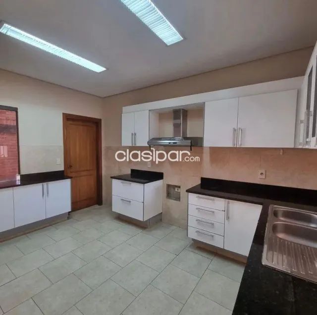 Hermosa Residencia de 4 dormitorios en Barrio Mburucuya, foto 5