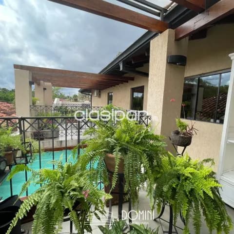 Bo el dorado: Elegante residencia, 5 suites, amplia recepción, jardín, quincho, piscina — foto 3