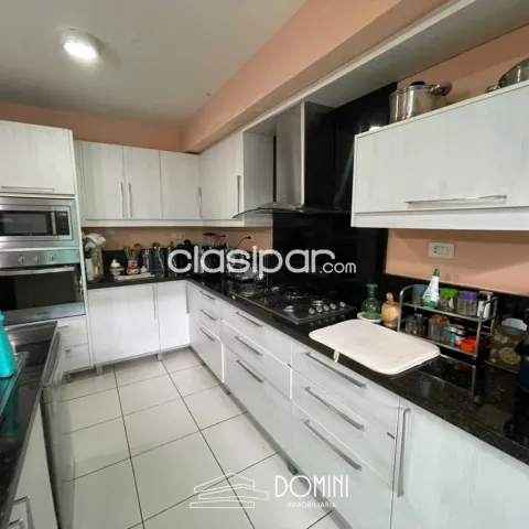 Bo el dorado: Elegante residencia, 5 suites, amplia recepción, jardín, quincho, piscina — foto 5