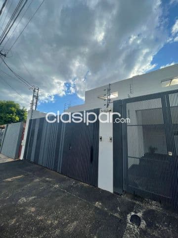 Mburucuyá: Amplio duplex, 3 suites, gran recepción, jardín, quincho, piscina, 2.000 usd