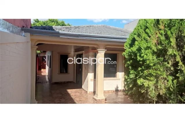 casa en pleno centro de Encarnación: 6 habitaciones y 3 baños — foto 5