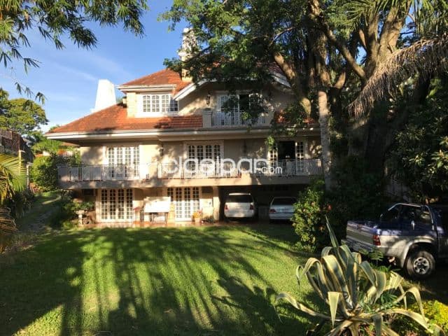 Casa de 3 Plantas en Barrio Manora-CLHO4914037