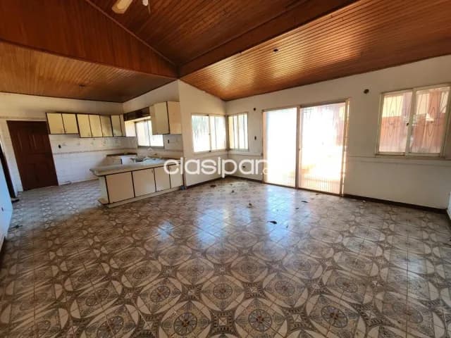 Casa amplia, toda en planta baja, ciudad de encarnacion — foto 3