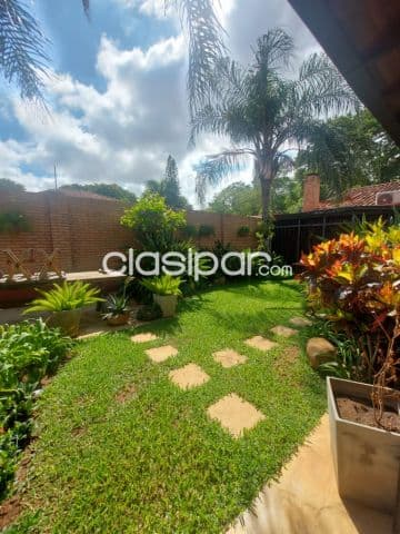Casa Toda en Planta Baja Ubicada en Villa Morra-LHO4929361
