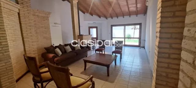 Mburucuyá: Gran residencia premium, 3 dormit, gran jardín, piscina, quincho, parking, foto 4
