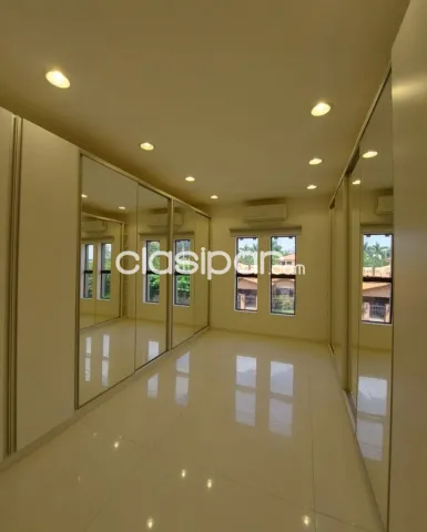 Ykua sati – goethe: Impecable residencia, escritorio, jardín piscina, 4 garages, 3.000 usd — foto 4