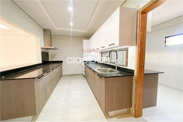 Casa a estrenar de 3 habitaciones en Luque — foto 3
