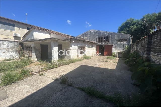 terreno con tinglado a demoler o refaccionar en Asunción Villa Aurelia
