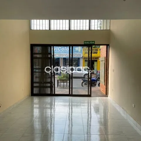 Salon en el centro de Luque cod 3849 — foto 2