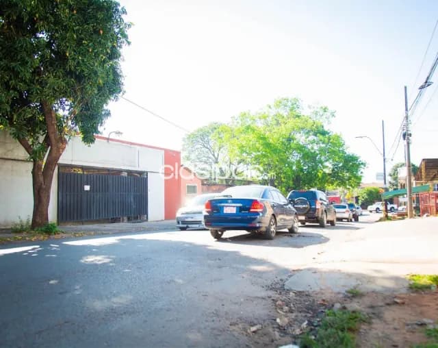 Propiedad de 1224 m2 sobre Avenida Defensores del chaco en Fernando zona Sur — foto 5
