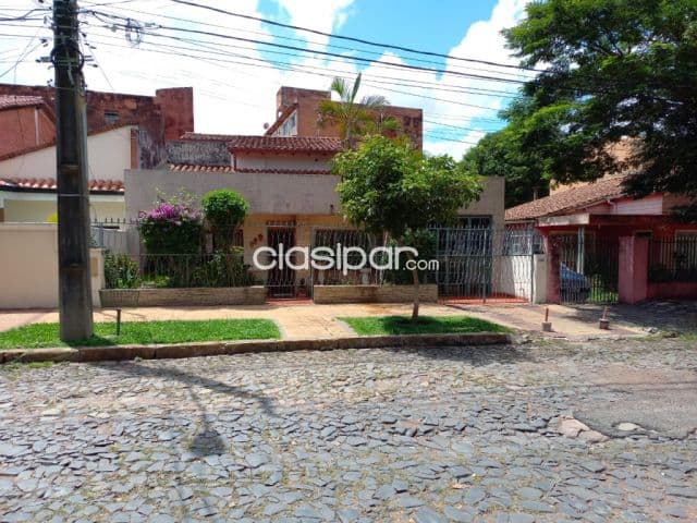 Casa barrio Recoleta en excelente ubicacion