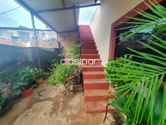 Casa sobre asfaltado en el centro de itaugua, a pasos del nuevo paseo guaraní — foto 3
