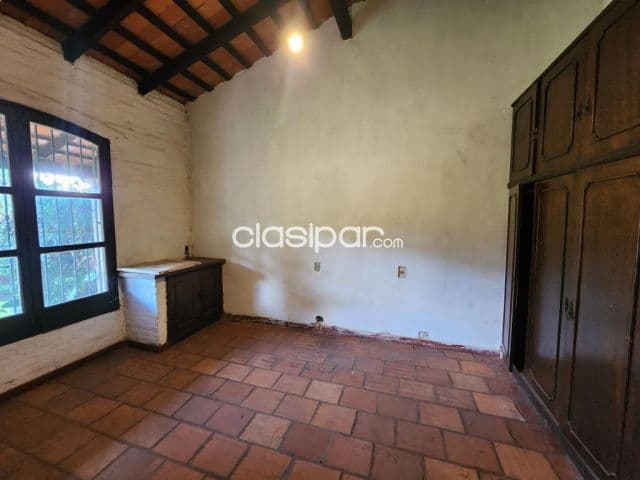 Casa colonial con terreno en venta en Luque