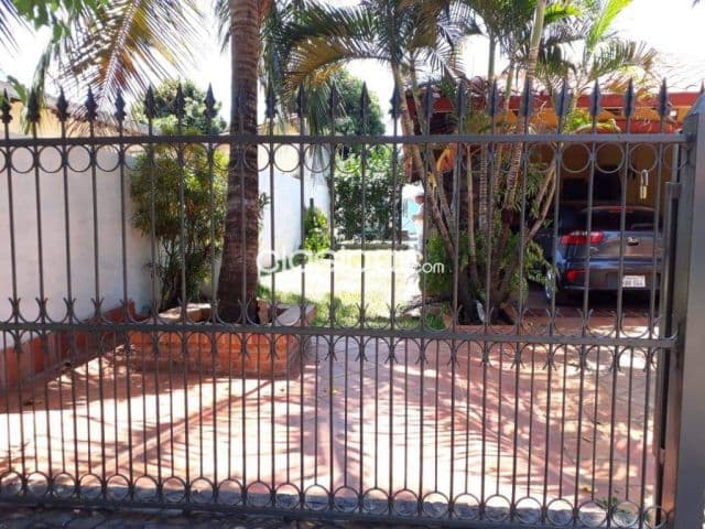 Hermosa casa en Luque zona ips