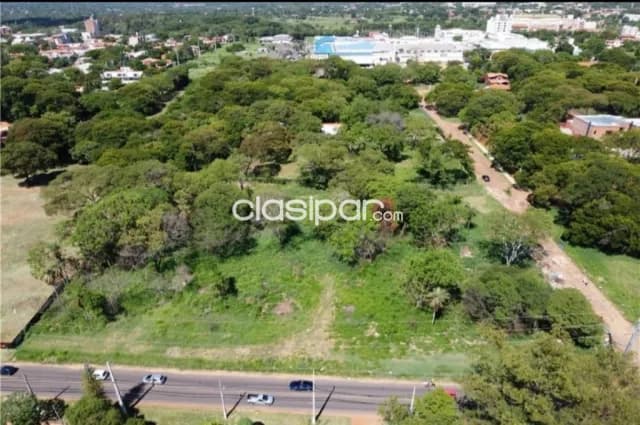 Amplia propiedad de 7.980 m en esquina sobre laguna grande — foto 4