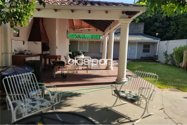 En venta casa en el barrio los laureles — foto 3