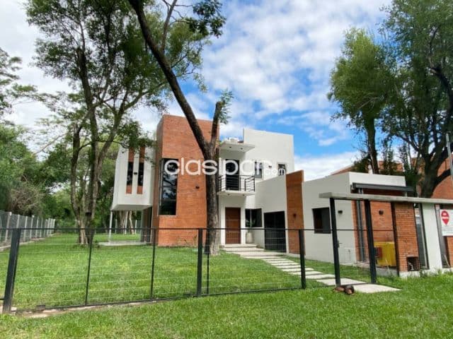 Casa a estrenar en San Bernardino ubicada en villa sadi 2