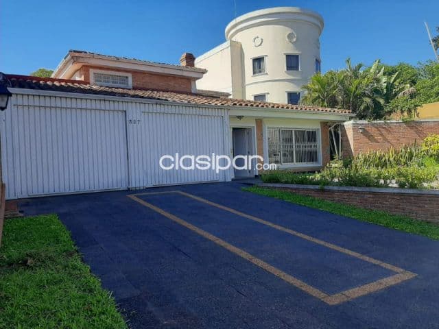 Bo Jara – brasilia: Elegante residencia planta baja, 5 dormit, gran jardín y parking