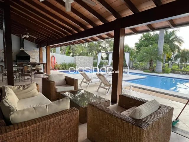 Casa de 4 Dormitorios Sobre el Lago Ubicada en Puerta del Lago-CLHO5051855 — foto 2