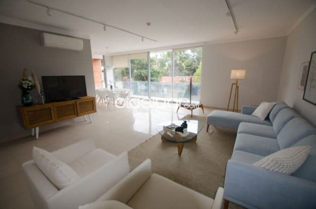 Departamento amoblado de 3 dormitorios en mburucuya zona casa rica a0094