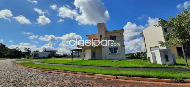 casa en esquina en el condominio La Trinidad: 3 habitaciones y 4 baños — foto 2