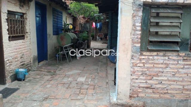 Terreno con casa a demoler - Asuncion Barrio Jara