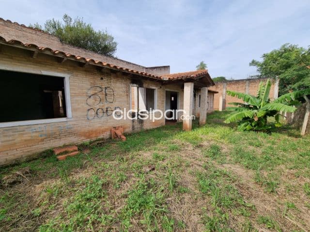 Terreno de 845 m2. Y construccion a terminar, en San Lorenzo , bo. San felipe !!