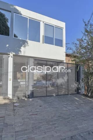 Mburucuya: Elegantísima casa/triplex, 3 dormit, jardín, piscina, lujo total, 2.300 usd — foto 2
