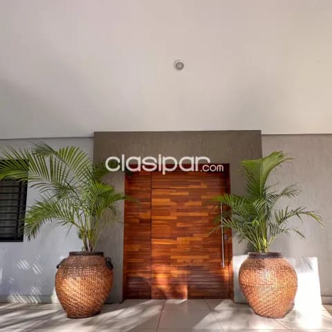 Mcal. Estigarribia: Esclusiva residencia amoblada, 1.242m2, 3 suites, jardín, piscina — foto 3