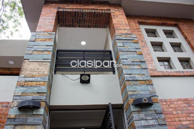 Villamorra – prox. Mariscal: Amoblada y equipada, jardín, piscina, 2.500 usd
