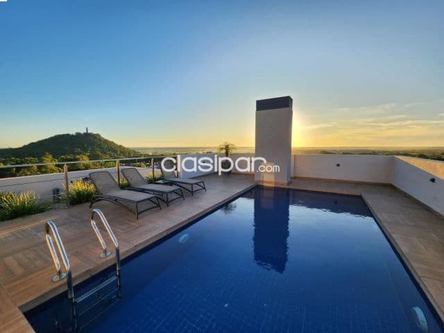 Amplio departamento zona Av Peron