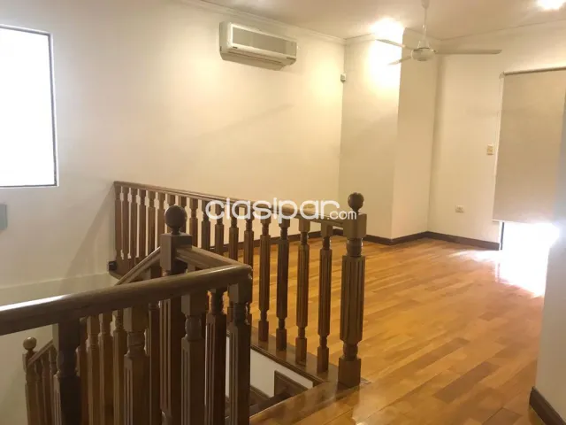 Carmelitas – casa rica 2: Elegante residencia, 4 dormitorios, buen jardín, piscina, foto 4