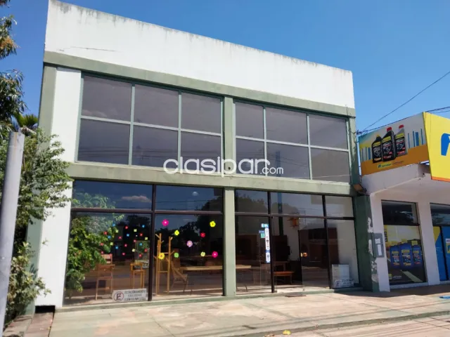 Luque – las residentas: Prestigioso comercio, showroom, 750 m2, estratégica ubicación — foto 2