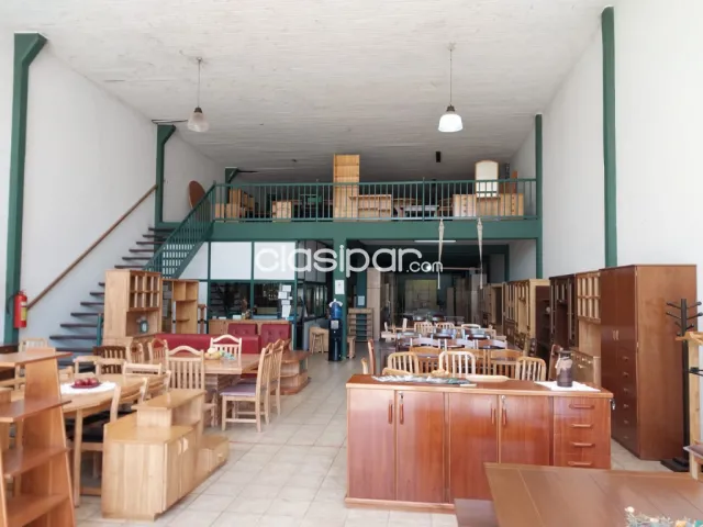 Luque – las residentas: Prestigioso comercio, showroom, 750 m2, estratégica ubicación — foto 4