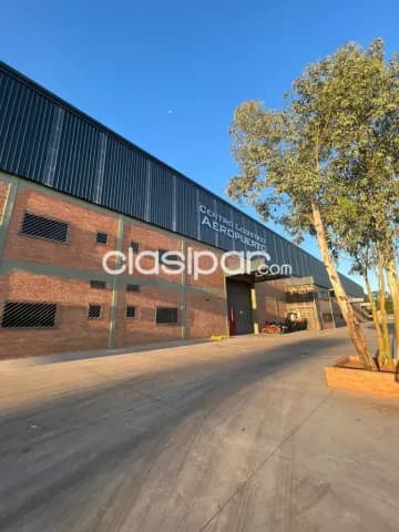 Luque – aeropuerto: Despositos alta gama disponibles, 1.051 m2 + oficina + parking c/u, foto 4
