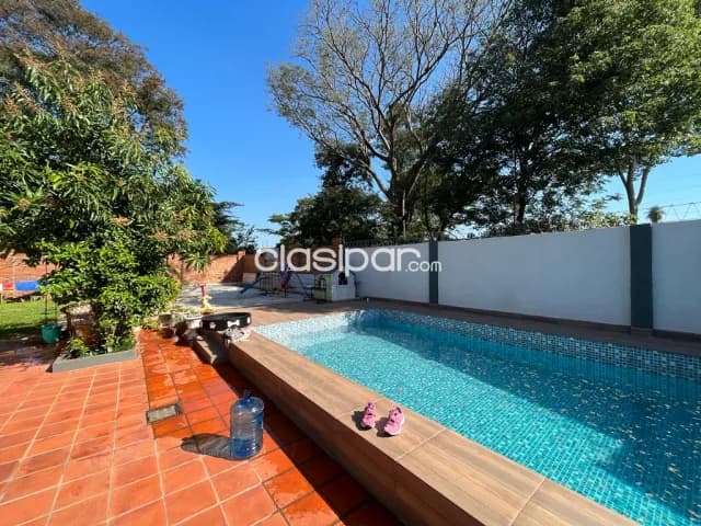 Casa con piscina y 4 dormitorios en Ñemby barrio san carlos — foto 4