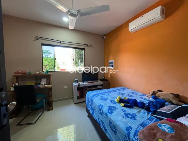 Casa con piscina y 4 dormitorios en Ñemby barrio san carlos — foto 5