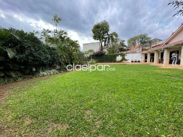 Casa en Mburucuya 720 m2 en una planta
