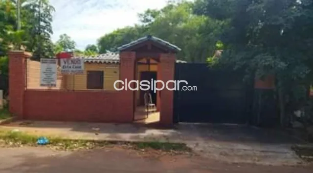 Hermosa casa en el centro de Ñemby, amplio patio con pileta y estacionamiento, foto 2