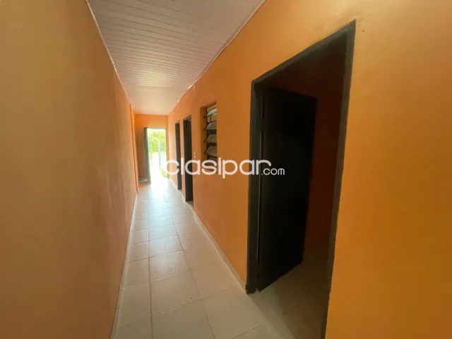 Pequeña casa tipo chalet en itaugua — foto 5