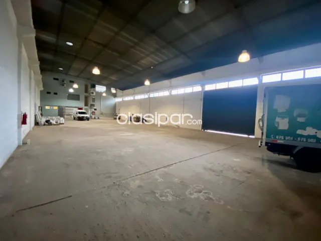 En venta amplio deposito con oficinas en esquina sobre avda madame linch !!! — foto 5