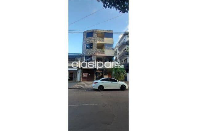 edificio de 3 pisos en pleno centro de Encarnación: Varios departamentos incluidos — foto 1