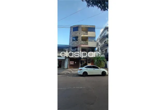 edificio de 3 pisos en pleno centro de Encarnación: Varios departamentos incluidos — foto 2