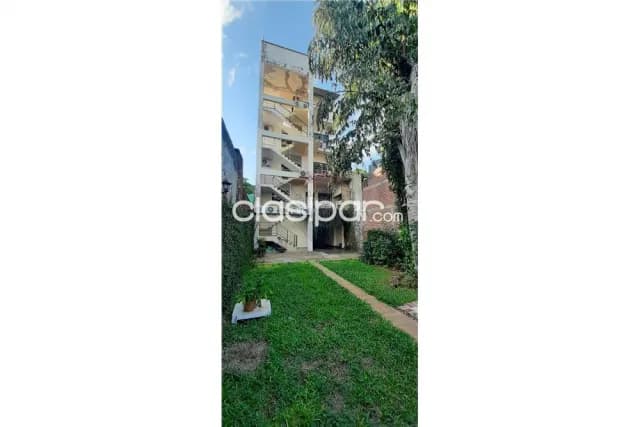 edificio de 3 pisos en pleno centro de Encarnación: Varios departamentos incluidos — foto 3