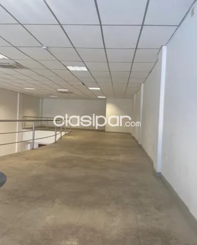 San Lorenzo: Importante showroom p/ empresas, 1.500 m2, parking, 20.000.000 gs — foto 3