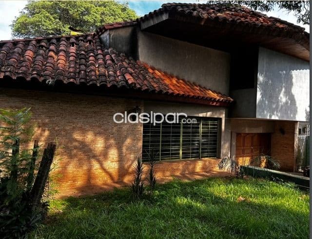 Casa de 930 m2 Sobre la Calle Zanotti Cavazzoni-LHO5267103 — foto 1