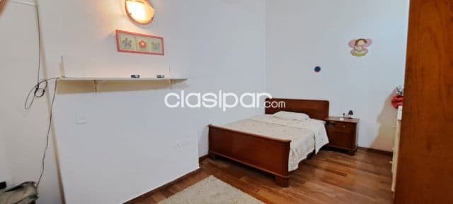 AMPLIA CASA ubicada en Barrio Sajonia — foto 1